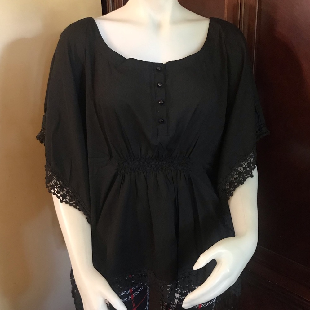 🆕 Catwalk Studio Black Pancho Top-Large